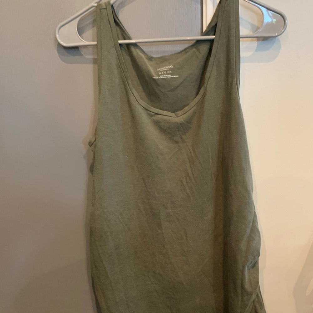 Women’s maternity XL hunter green tank top